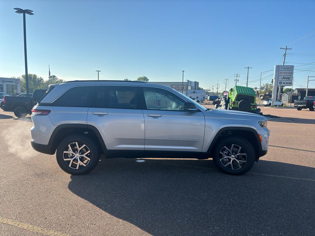 new 2025 Jeep Grand Cherokee car, priced at $48,490