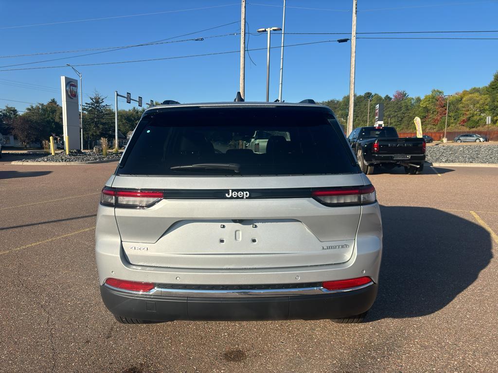 new 2025 Jeep Grand Cherokee car, priced at $48,490