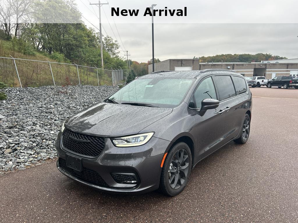used 2021 Chrysler Pacifica car, priced at $29,485