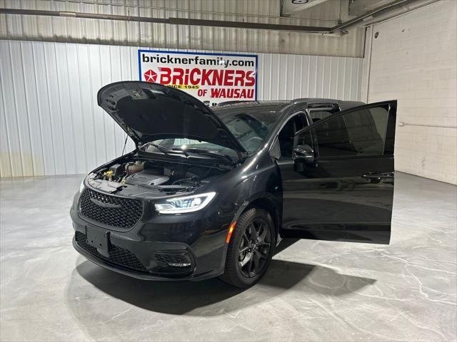 used 2023 Chrysler Pacifica car, priced at $37,388