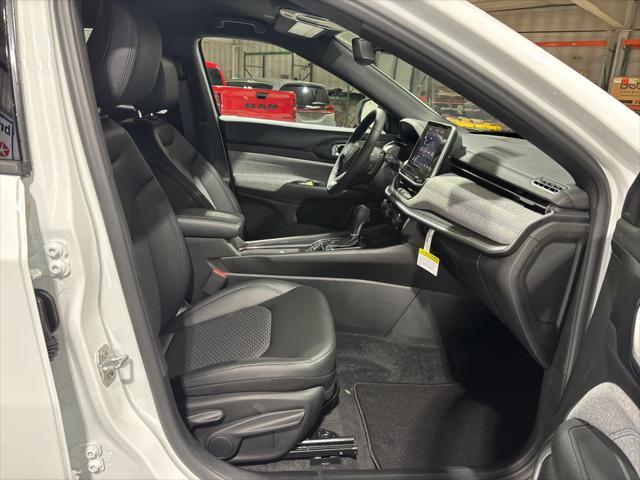 new 2025 Jeep Compass car, priced at $30,165