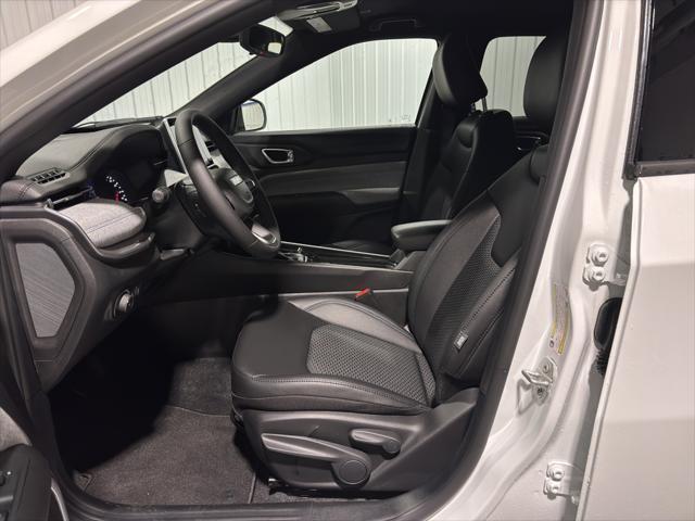 new 2025 Jeep Compass car, priced at $30,165