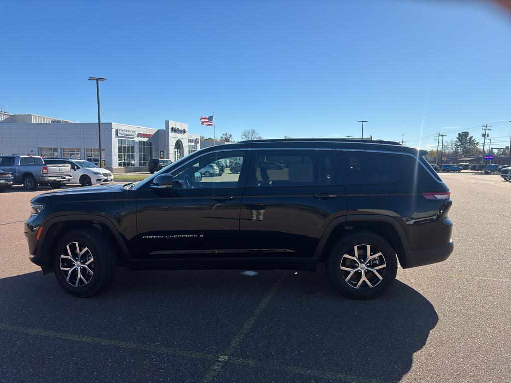 used 2024 Jeep Grand Cherokee L car, priced at $38,554