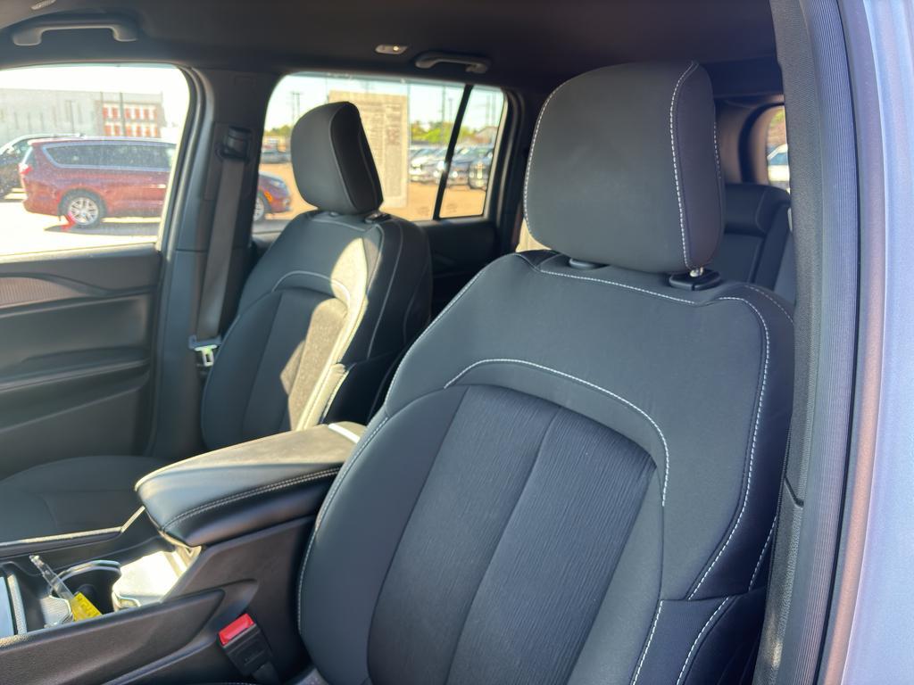 used 2024 Jeep Grand Cherokee car, priced at $31,434