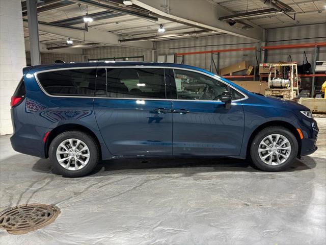 new 2025 Chrysler Pacifica car, priced at $47,635