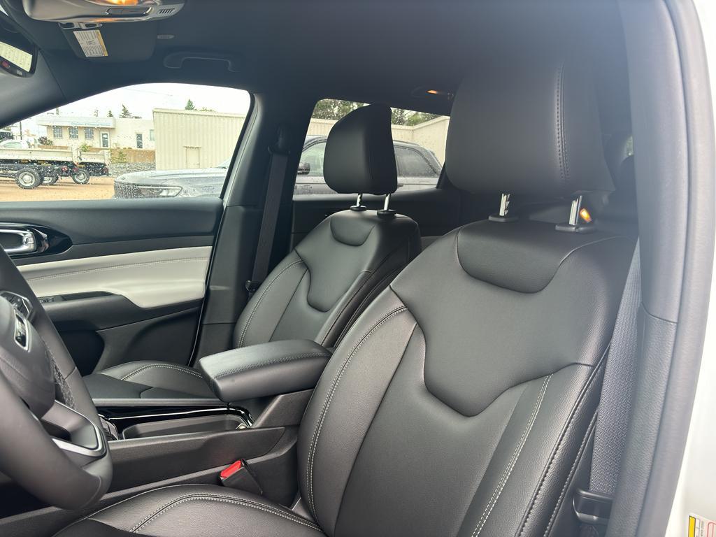 new 2025 Jeep Compass car, priced at $34,490