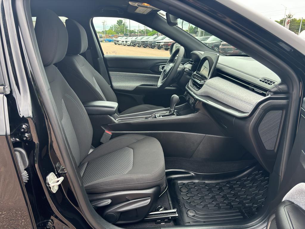 used 2024 Jeep Compass car, priced at $25,528