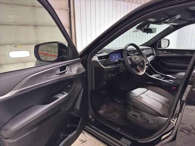 new 2025 Jeep Grand Cherokee car, priced at $56,655