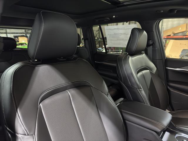 new 2025 Jeep Grand Cherokee car, priced at $56,655