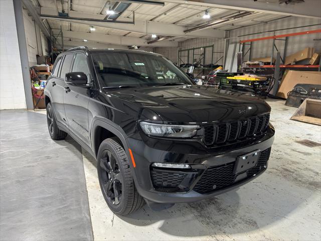 new 2025 Jeep Grand Cherokee car, priced at $56,655