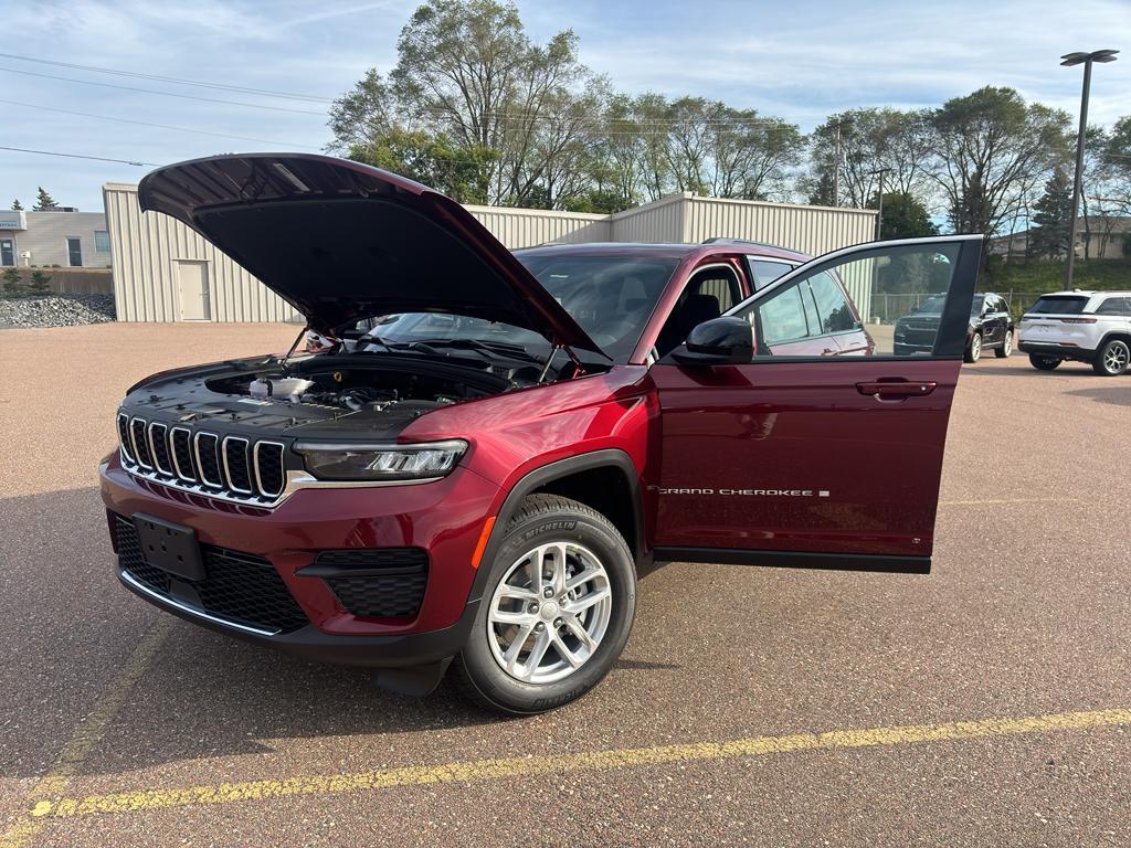 new 2025 Jeep Grand Cherokee car, priced at $44,676