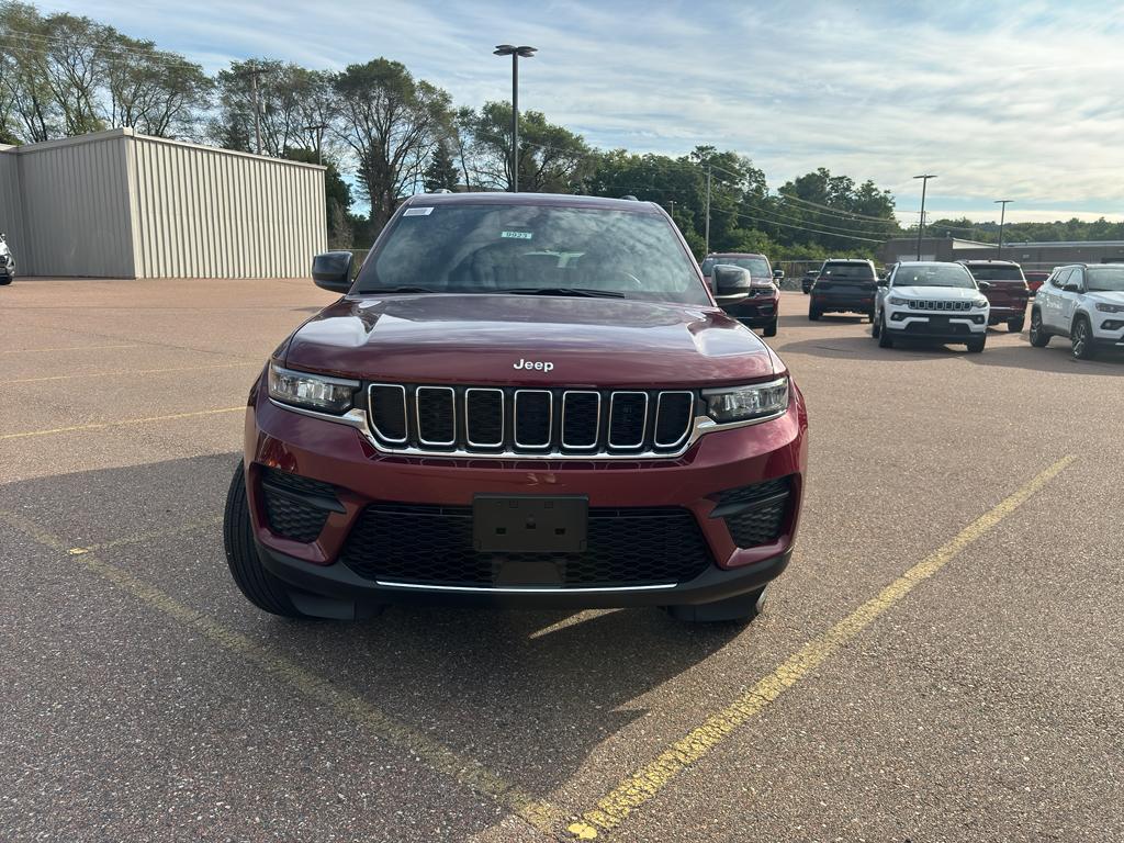 new 2025 Jeep Grand Cherokee car, priced at $44,676