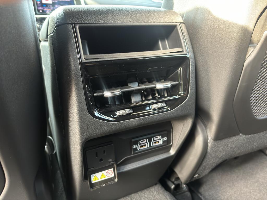 new 2025 Jeep Grand Cherokee car, priced at $44,676