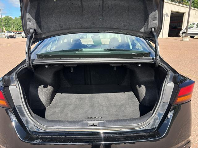 used 2023 Nissan Altima car, priced at $22,926