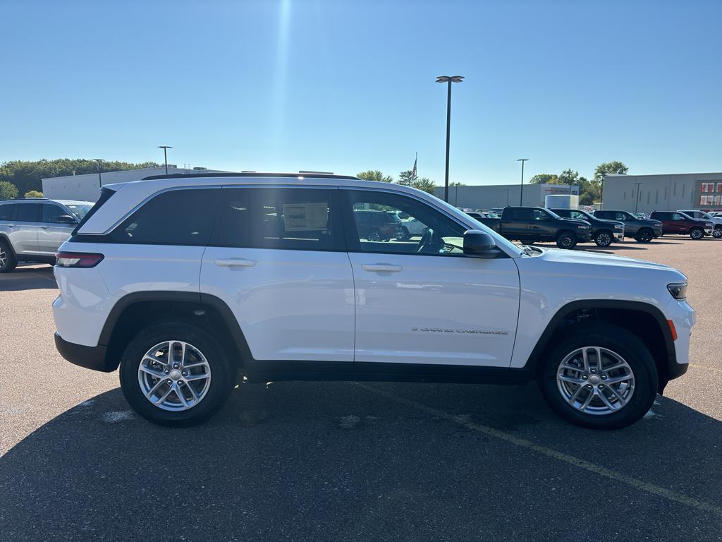 new 2025 Jeep Grand Cherokee car, priced at $44,140