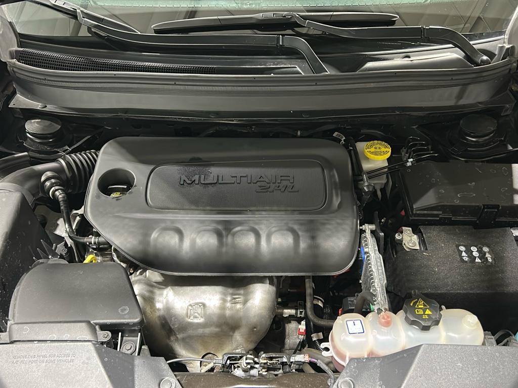 used 2023 Jeep Cherokee car, priced at $25,061