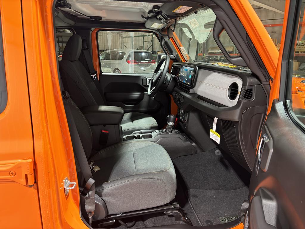 new 2025 Jeep Wrangler car, priced at $46,702