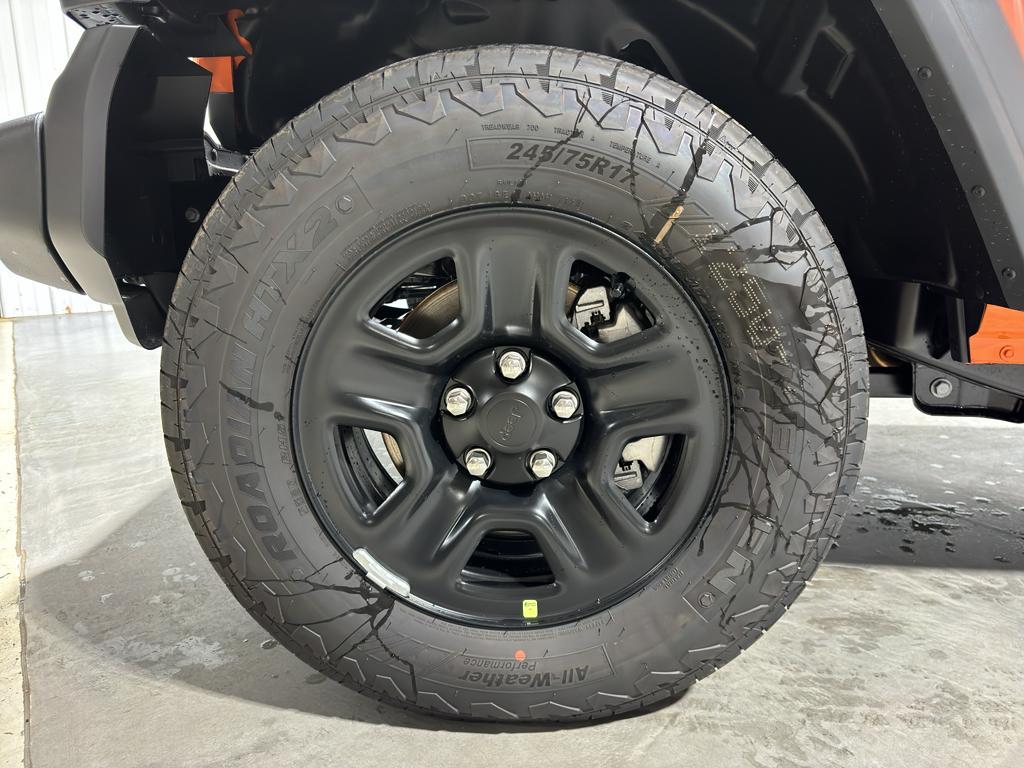 new 2025 Jeep Wrangler car, priced at $46,702