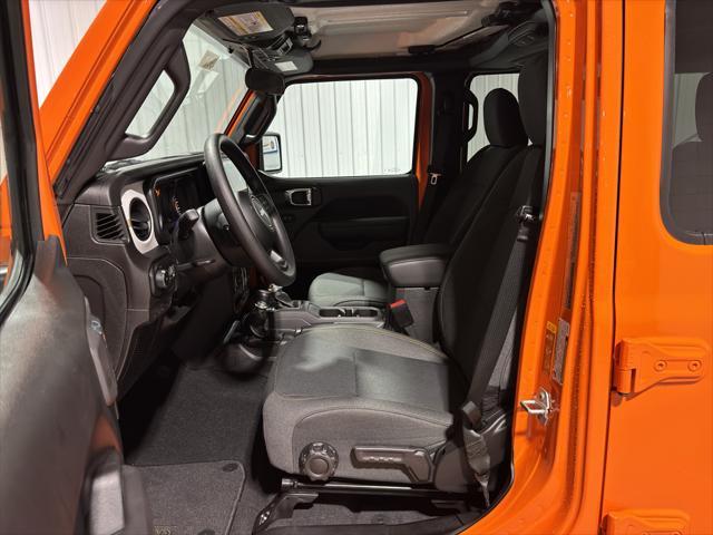 new 2025 Jeep Wrangler car, priced at $47,670