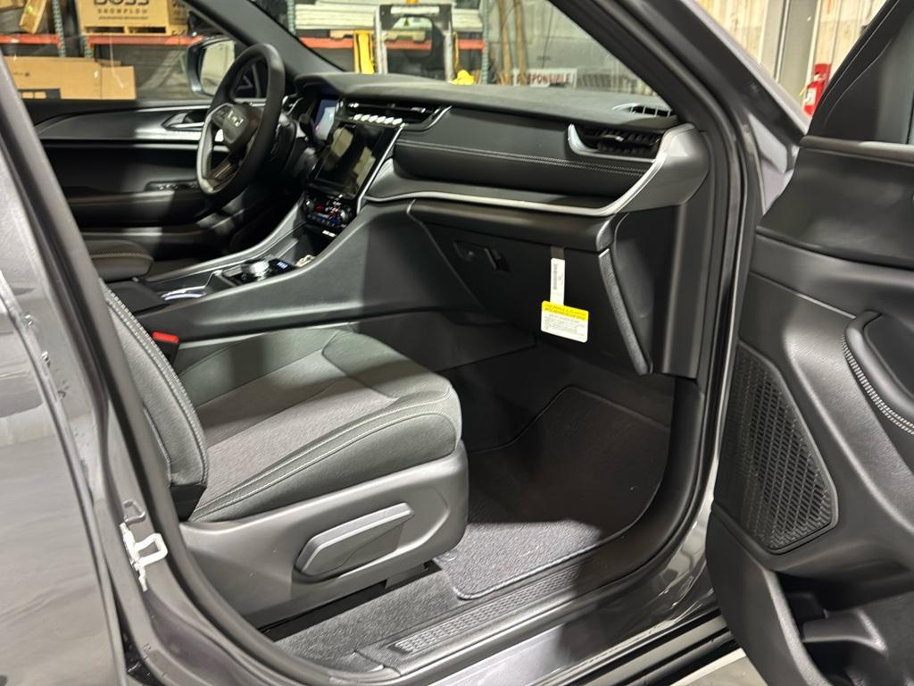 new 2025 Jeep Grand Cherokee L car, priced at $46,410