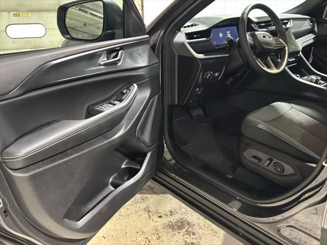 new 2025 Jeep Grand Cherokee L car, priced at $46,915