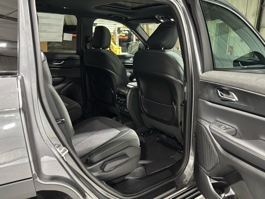 new 2025 Jeep Grand Cherokee L car, priced at $46,410
