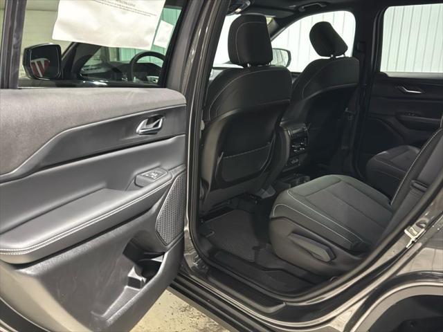 new 2025 Jeep Grand Cherokee L car, priced at $46,915