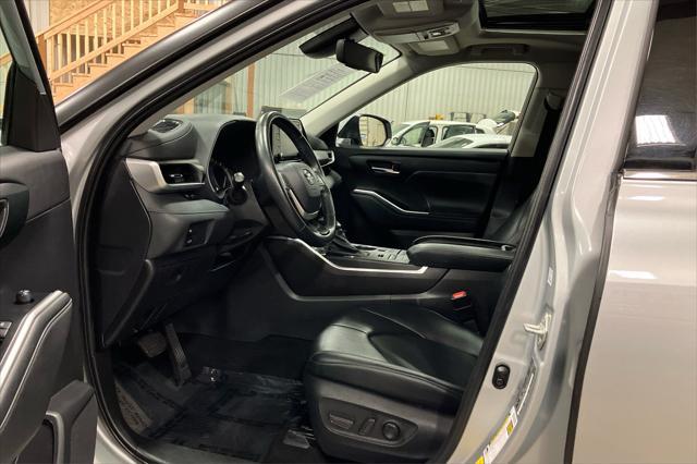 used 2022 Toyota Highlander car, priced at $35,993