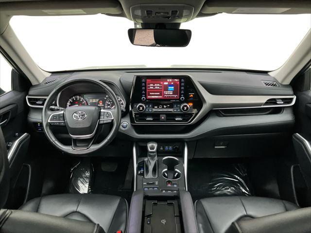 used 2022 Toyota Highlander car, priced at $35,993