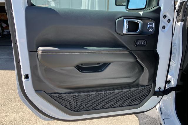 new 2025 Jeep Wrangler car, priced at $60,180