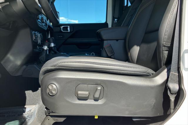 new 2025 Jeep Wrangler car, priced at $60,180