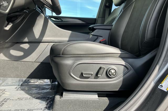 new 2025 Jeep Grand Cherokee car, priced at $41,495