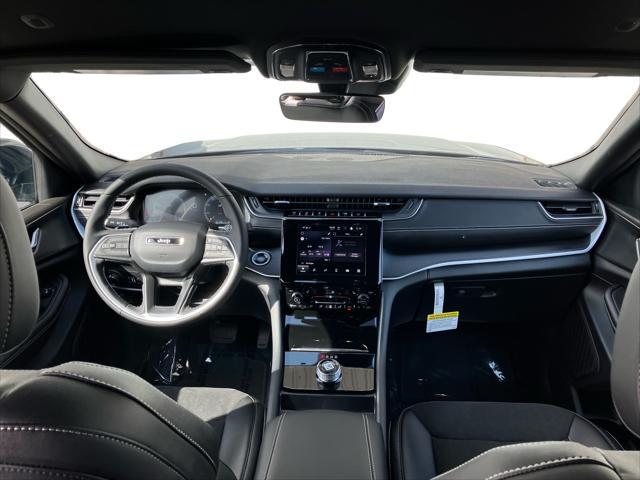 new 2025 Jeep Grand Cherokee car, priced at $41,495