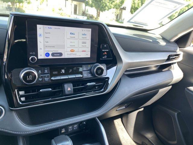 used 2024 Toyota Highlander car, priced at $32,931