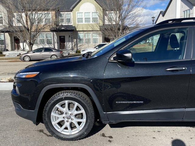 used 2016 Jeep Cherokee car, priced at $15,453