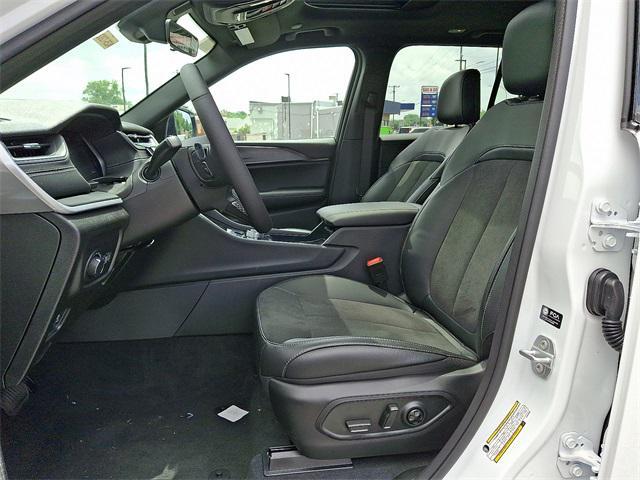 new 2025 Jeep Grand Cherokee car, priced at $41,104