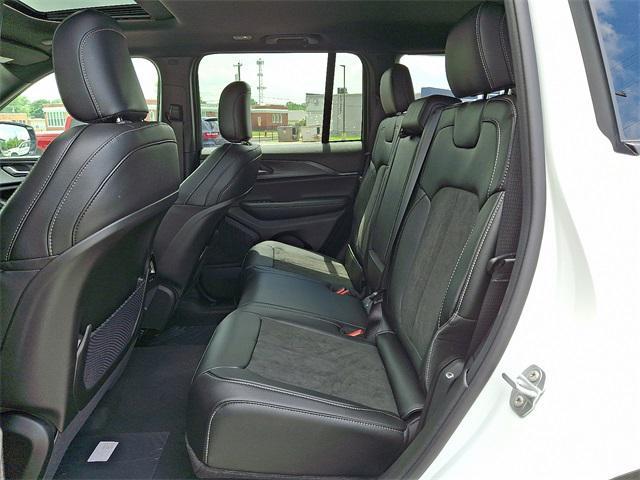 new 2025 Jeep Grand Cherokee car, priced at $41,104