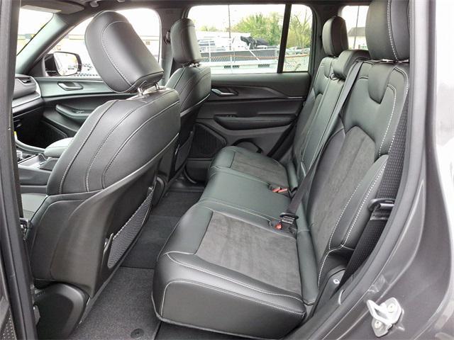 new 2025 Jeep Grand Cherokee car, priced at $45,062