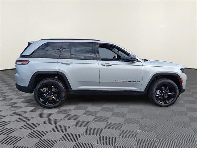 new 2025 Jeep Grand Cherokee car, priced at $49,939