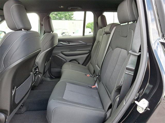 new 2025 Jeep Grand Cherokee car, priced at $37,139