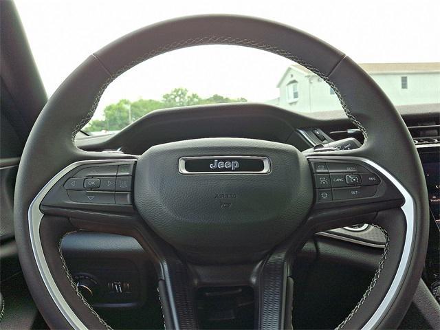 new 2025 Jeep Grand Cherokee car, priced at $37,139