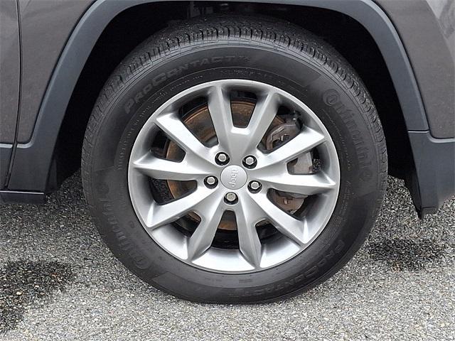 used 2018 Jeep Cherokee car, priced at $19,995