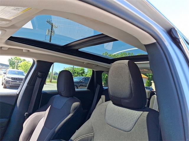 used 2015 Jeep Cherokee car, priced at $14,995