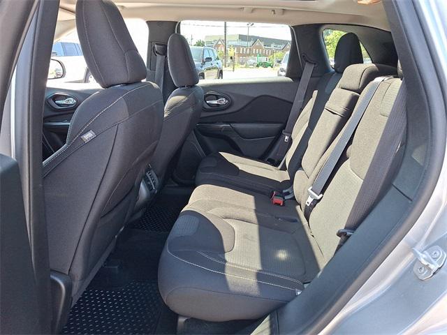 used 2015 Jeep Cherokee car, priced at $14,995