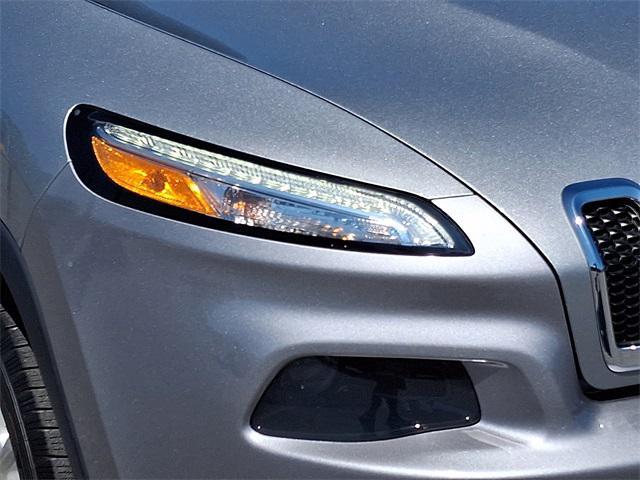 used 2015 Jeep Cherokee car, priced at $14,995