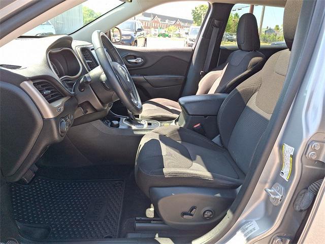 used 2015 Jeep Cherokee car, priced at $14,995