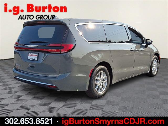 new 2025 Chrysler Pacifica car, priced at $42,019