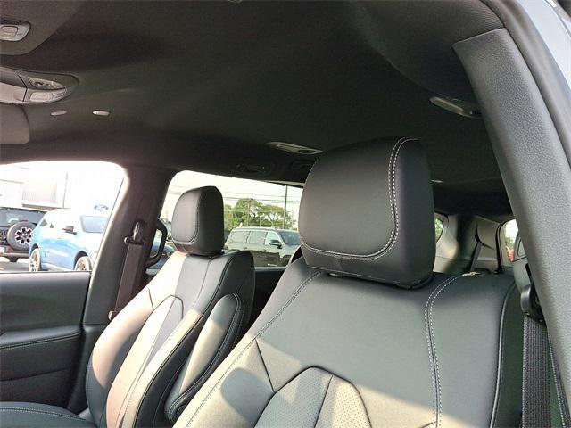 new 2025 Chrysler Pacifica car, priced at $42,019