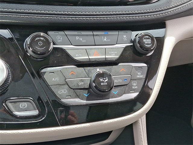 used 2023 Chrysler Pacifica car, priced at $33,599