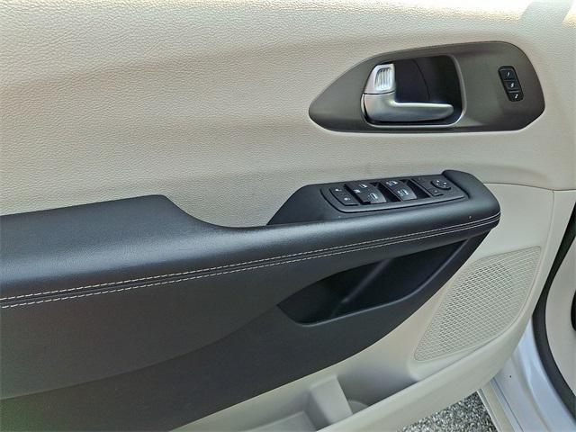 used 2023 Chrysler Pacifica car, priced at $26,995